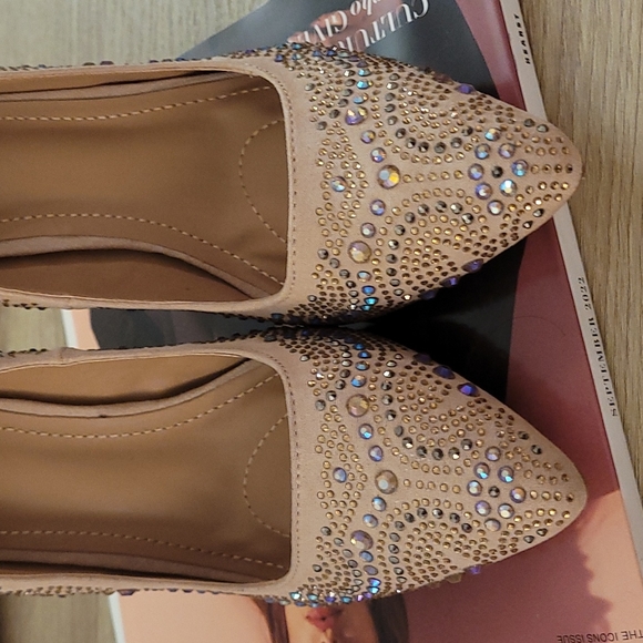 Exquisite Nude Pumps with Rhinestones - Picture 3 of 16